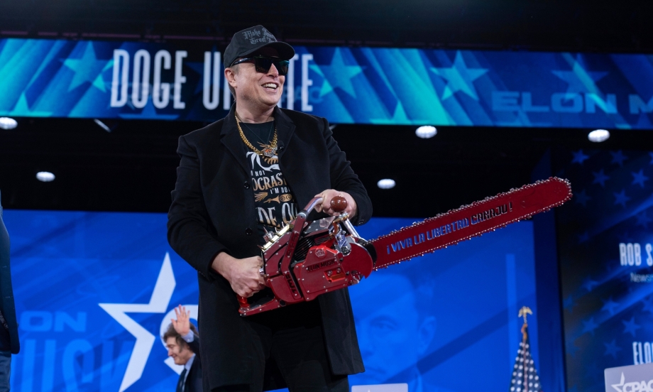 Elon Musk swings chainsaw at US conservative conference