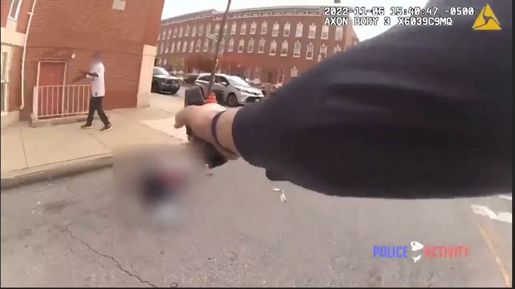 US police fired multiple shots at knife-wielding man attacking girl on the street